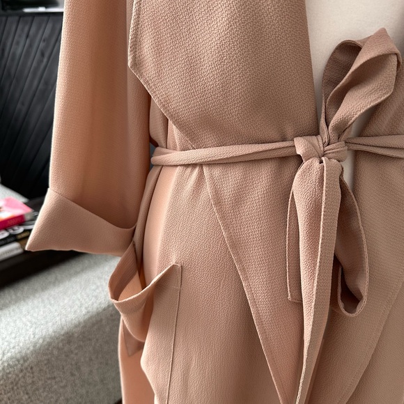 VEST LE CHÂTEAU - Picture 2 of 5